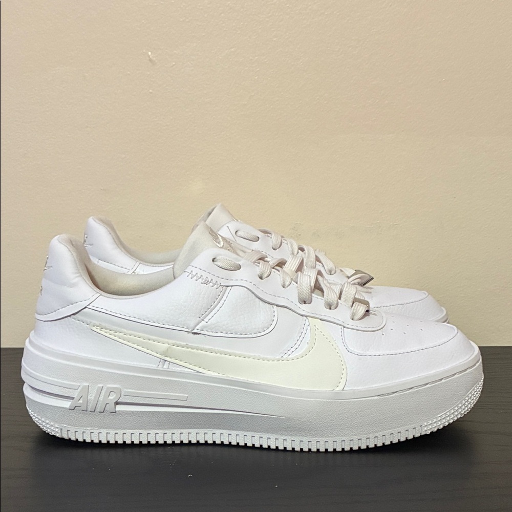 AIR FORCE 1 PLT.AF.ORM triple white size 9.5
